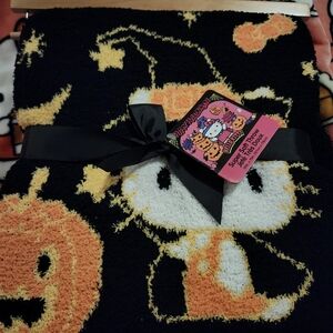 Super Soft Hello Kitty Halloween Blanket